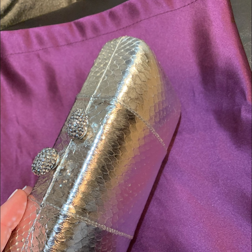 Kotur metallic silver clutch